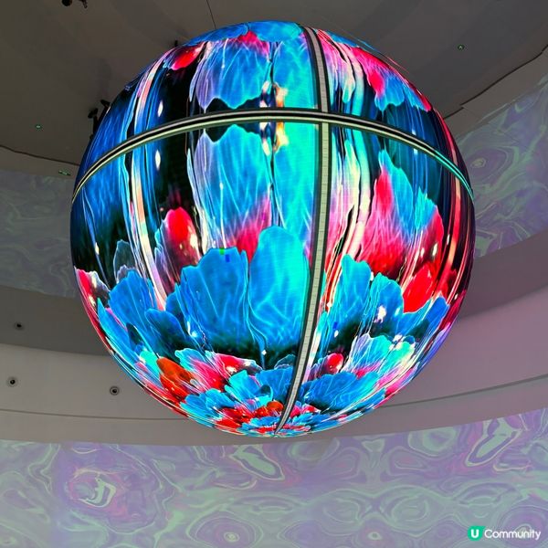 很美麗的商場天花板