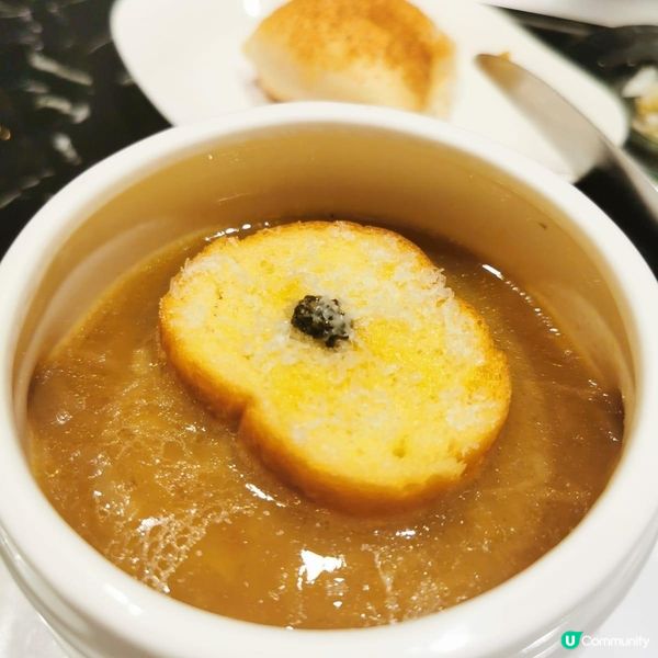 港式西餐廳嘅羅宋湯港式西餐廳嘅羅宋湯洋蔥湯  都唔係現成嘅罐...