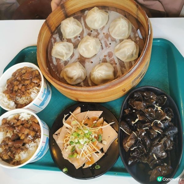 我愛小籠包 去台灣去台灣就一定會掃街食嘢  一口小孩就最啱喇...