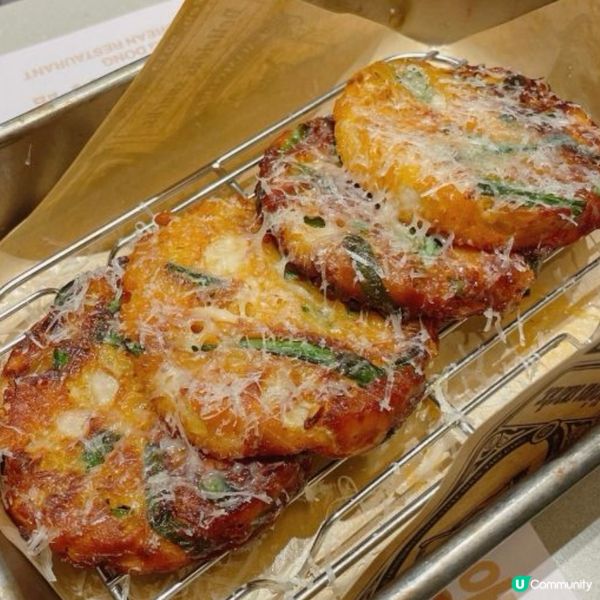 韓式魚餅·魚餅爽口彈牙·外面的醬汁甜甜的·味道不錯