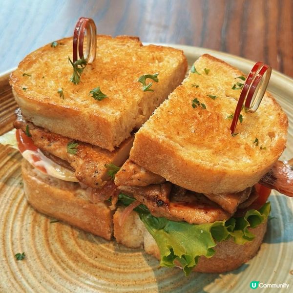 休閒咖啡西餐廳·環境優美，座位舒適·適合三五知己聚餐🥰