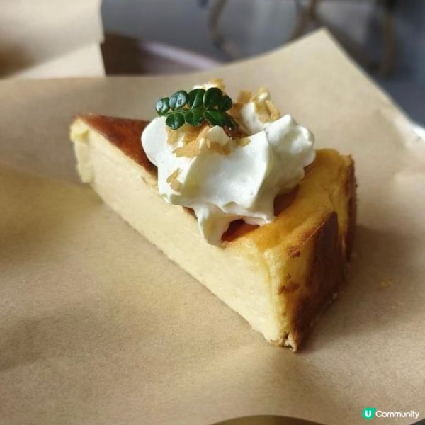 檸檬芝士蛋糕，有淡淡清香的檸檬味，同芝士味出奇地夾