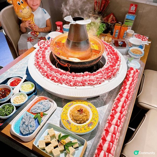北京銅鍋涮羊肉，超誇張?圈圈盤！