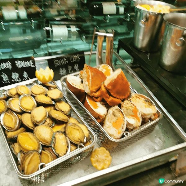 Yamm自助餐 ，麵包蟹及鮑魚新鮮好食， 吞拿魚提拖羅位置，...