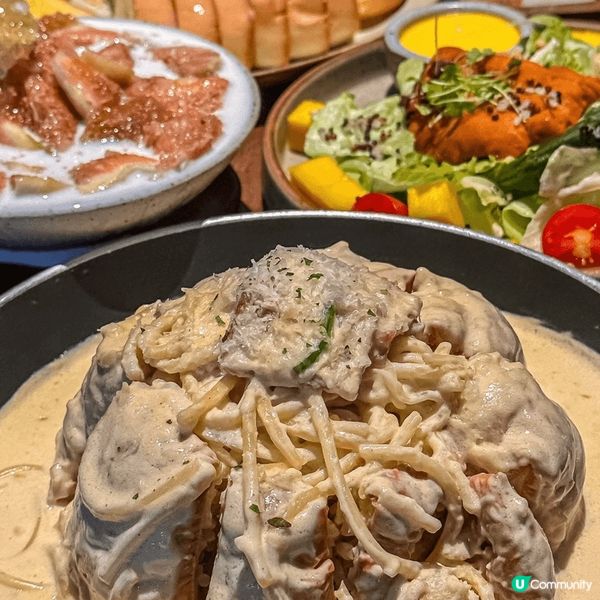 面包奶油培根意粉，口感有驚喜，面包索晒?汁，意粉都好入味。