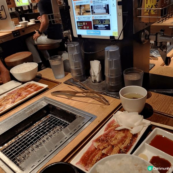 去大阪旅行時食?一人燒肉有飯有湯的一人定食, 非常便宜。