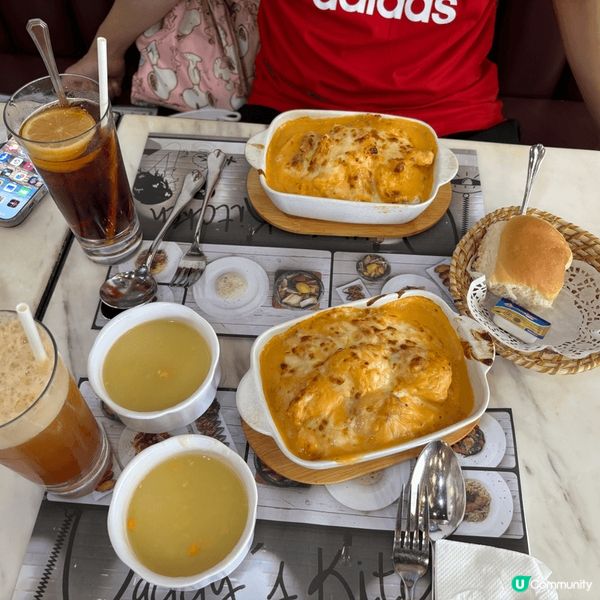 睇住佢以前由商場鋪都搬落地舖，久不久我?都有幫襯。在老爹茶居...