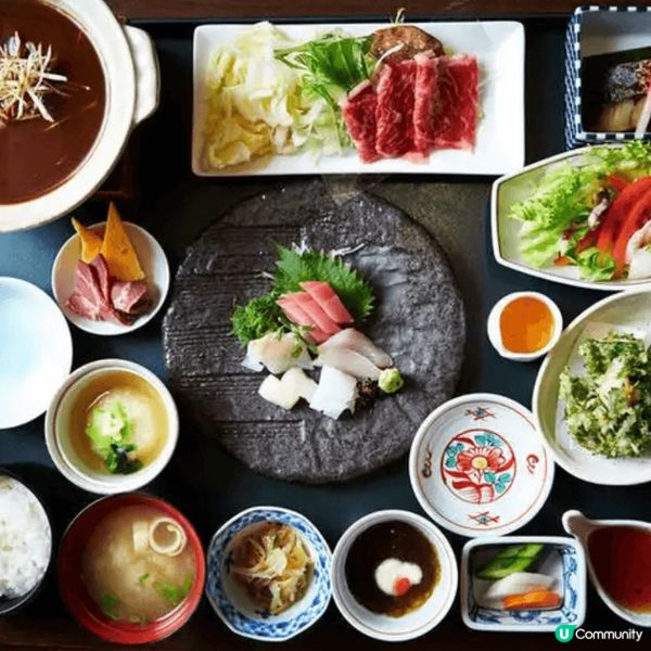 懷石料理是由多道季節時令菜肴組成的一系列餐點，包含前菜、燒烤...