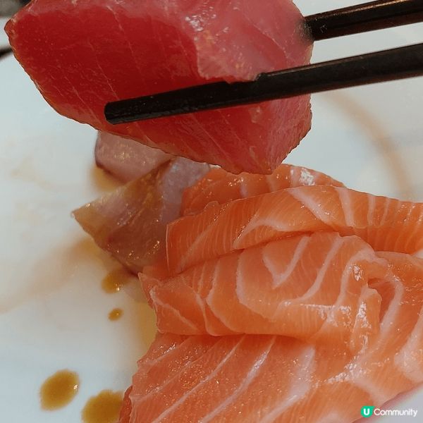 新鮮肥厚，無渣吞拿魚刺身，紋理均勻三文魚腩，鮮味無窮。