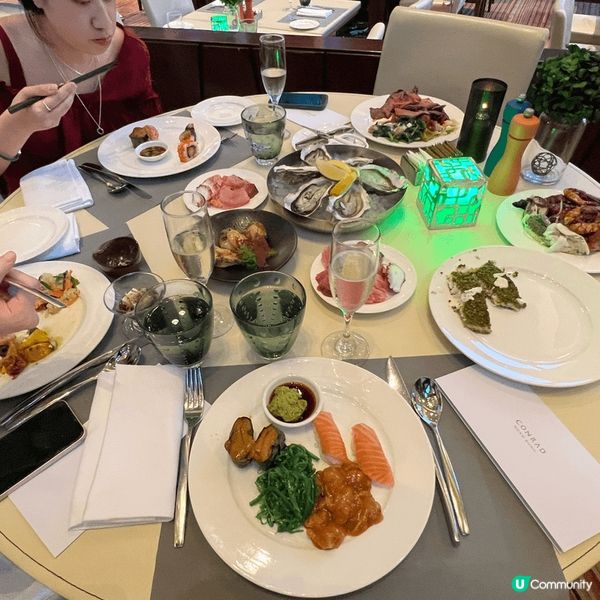 朋友生日?時候係香格里拉隔離酒店食自助餐，出邊都有個戶外露天...