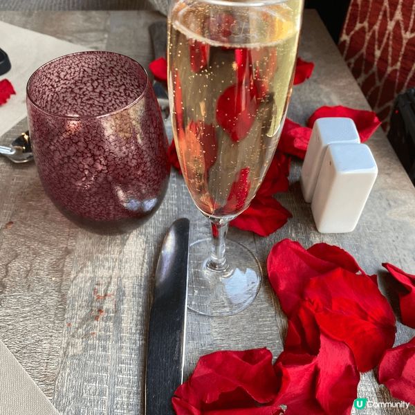 塞納河遊船浪漫午餐，船上觀光，食午餐，飲香檳