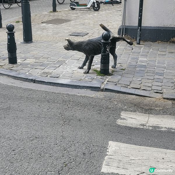 尿尿小狗 Zinneke Pis，比利時著名景點，位於首都布...