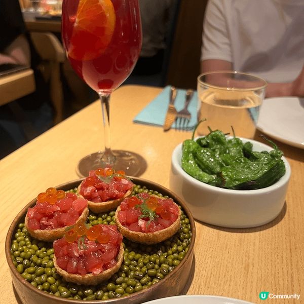 西班牙最近足球踢得咁犀利，就梗係要食西班牙菜啦，呢一間係?中...