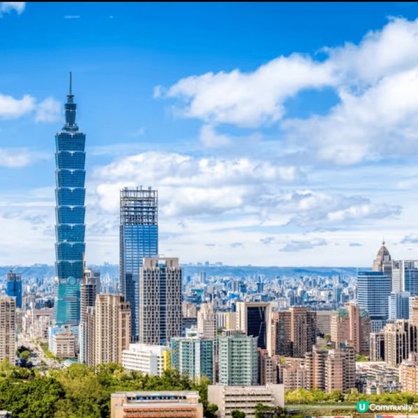 台北101大樓是台灣的地標，其獨特的外觀設計融合了傳統與現代...