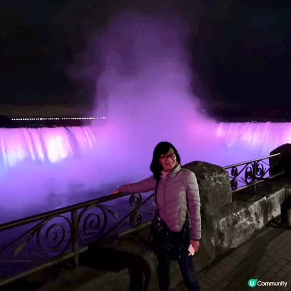 尼亞拉瓜大瀑布的夜景真是美得令人透不過氣，會轉色的七彩燈打在...