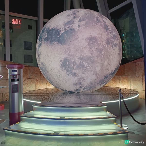 ## 月圓人團圓，朗豪坊設4.5米高月亮裝置及郵筒🌕