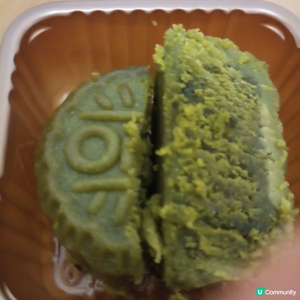 綠茶奶皇月餅，值得一試。