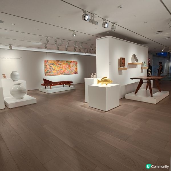 著名拍賣行蘇富比，剛剛於香港中環置地遮打新開一個大型藝廊，免...