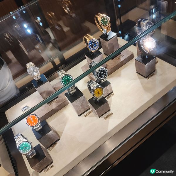 著名拍賣行蘇富比，剛剛於香港中環置地遮打新開一個大型藝廊，免...