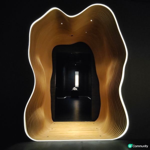 著名拍賣行蘇富比，剛剛於香港中環置地遮打新開一個大型藝廊，免...