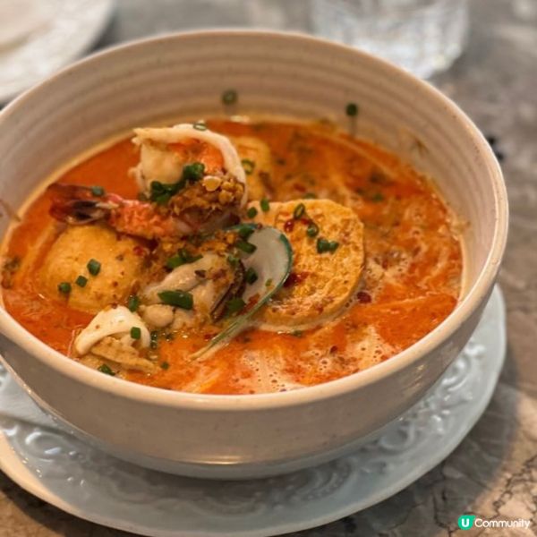 蒜辣海鮮湯意粉🍝鮮蝦及青口新鮮爽口彈牙，醬汁濃郁美味