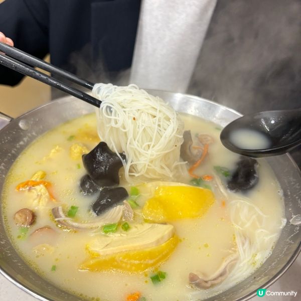 🇭🇰🤤鍾意食雞湯米線必試嘅癡膠雞🐓