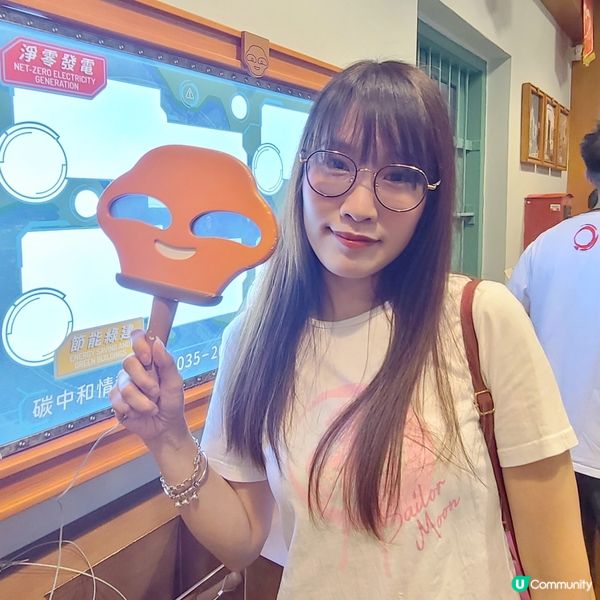 識碳館打卡日！👻  
識碳鬼鬼毛公仔抱返屋企啦！🧸