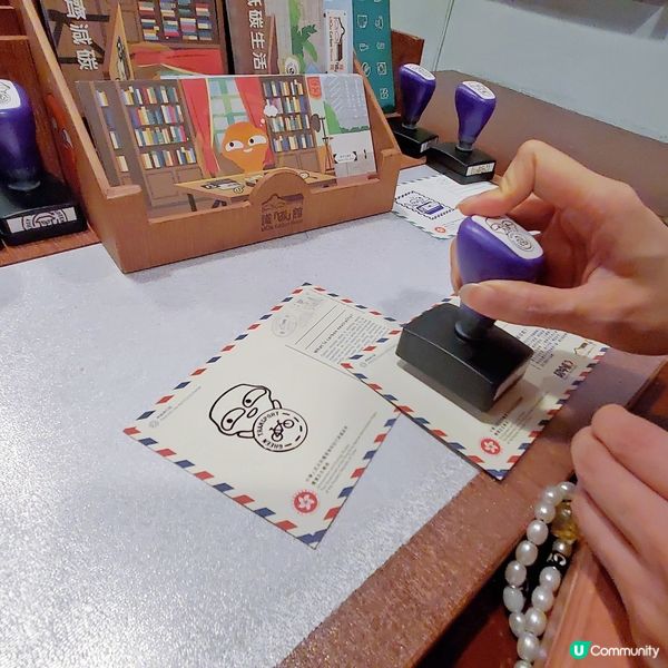 識碳館打卡日！👻  
識碳鬼鬼毛公仔抱返屋企啦！🧸