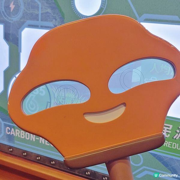 識碳館打卡日！👻  
識碳鬼鬼毛公仔抱返屋企啦！🧸