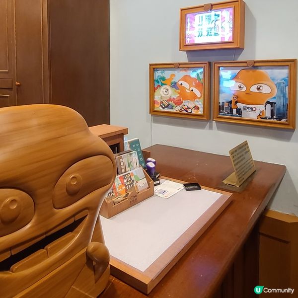 識碳館打卡日！👻  
識碳鬼鬼毛公仔抱返屋企啦！🧸