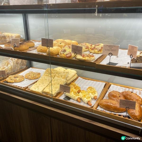 【美食】柔軟的口感 早晨的陽光 •西營盤餐廳內的麵包店