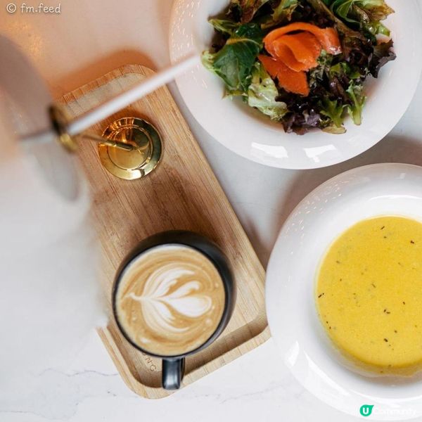 時裝設計師撈過界，黑白型格餐廳，寵物友善...