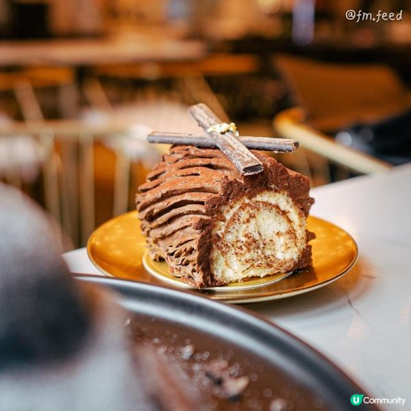 時裝設計師撈過界，黑白型格餐廳，寵物友善...