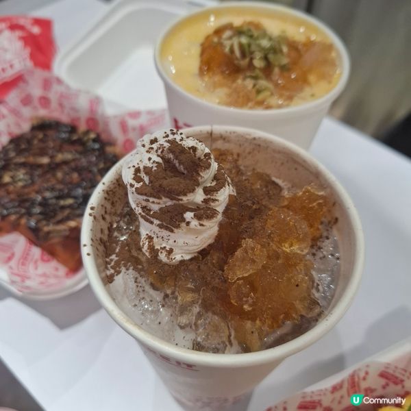 新鮮水果製作，奶昔窩夫即叫即做