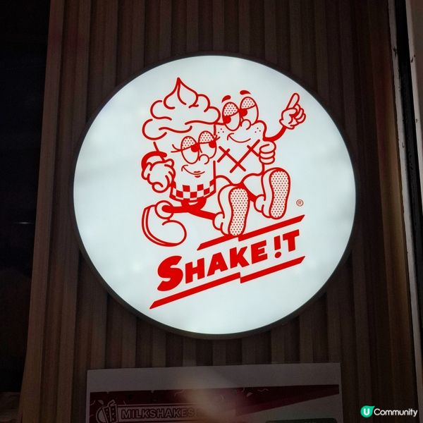 新鮮水果製作，奶昔窩夫即叫即做