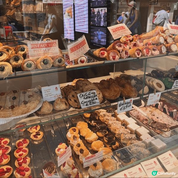 威尼斯仲有個當地?特產?甜品, Sicilian Canno...