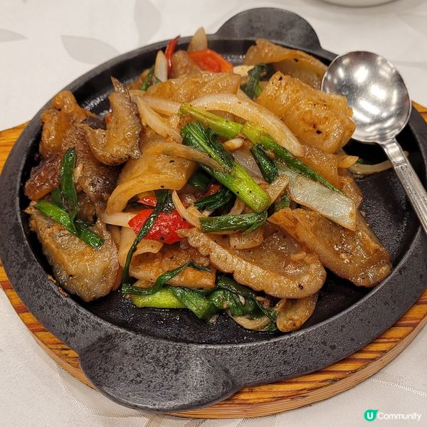 獨家特色菜-薑蔥爆海參魚唇