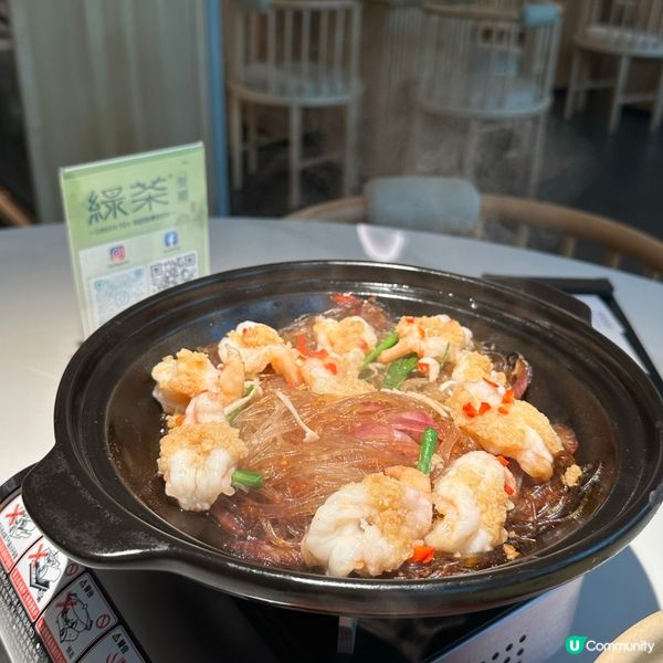 主打新派浙江菜的綠茶餐廳開左係銅鑼灣希慎廣場,裝修古色古香,...