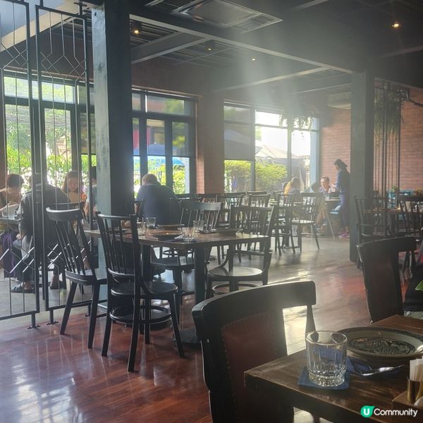 sri trat restaurant and bar 