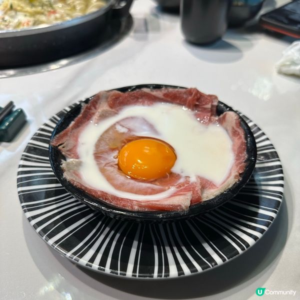 打卡小熊造型．爆滿黃金蜆鍋