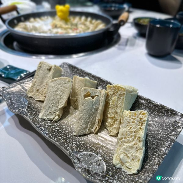 打卡小熊造型．爆滿黃金蜆鍋