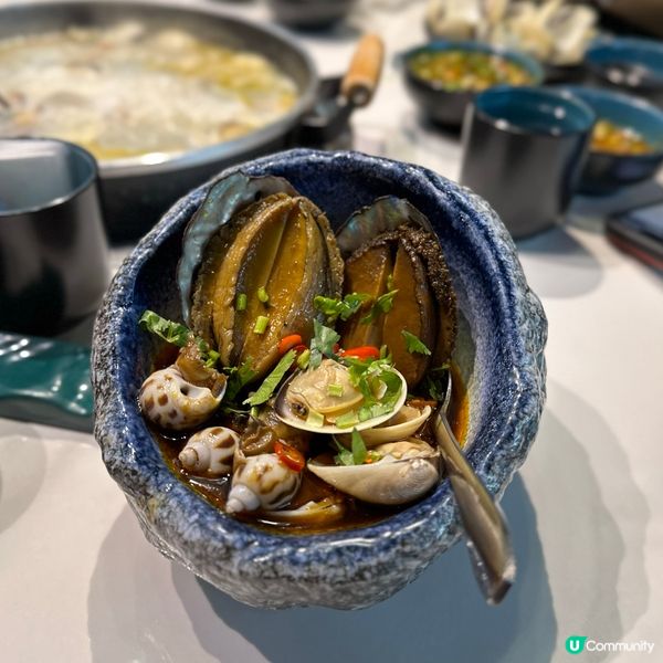 打卡小熊造型．爆滿黃金蜆鍋