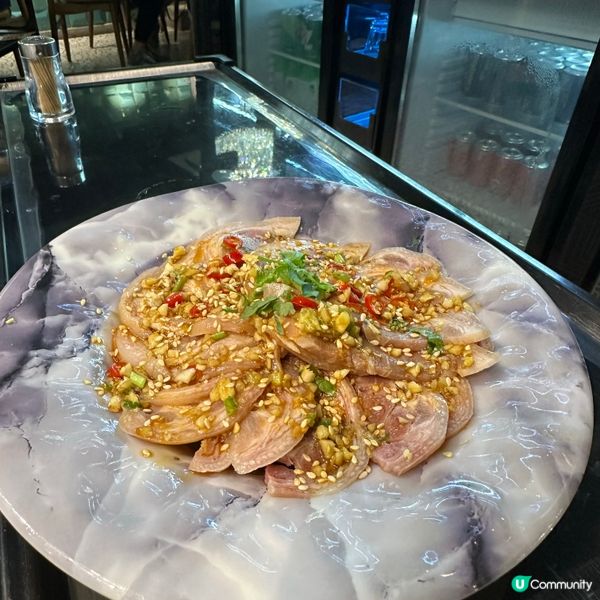 打卡小熊造型．爆滿黃金蜆鍋