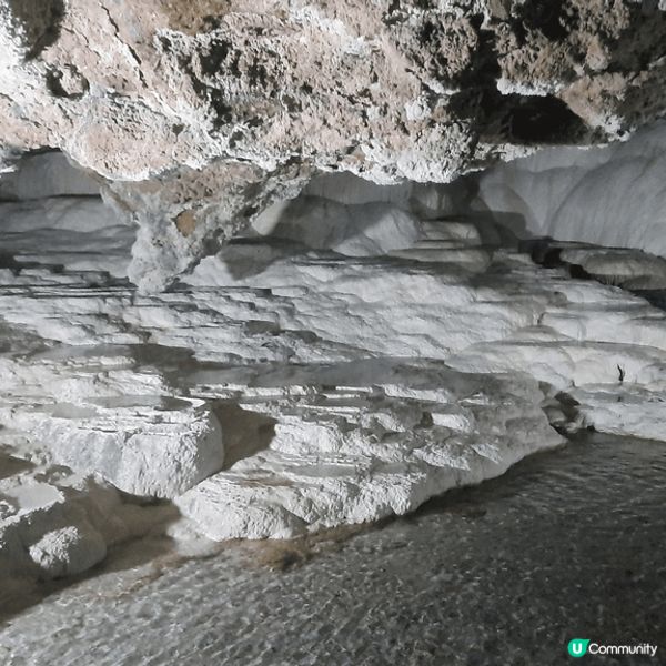 與作為世界文化遺產的棉花堡相比，地下棉花堡 (Kaklik ...