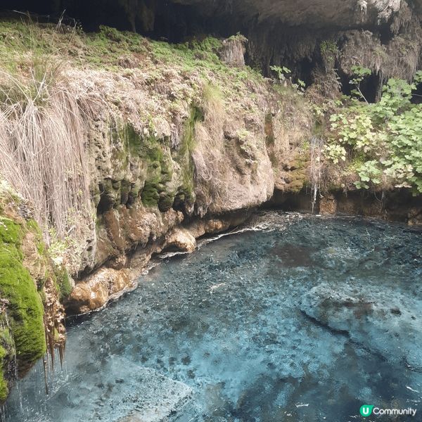 與作為世界文化遺產的棉花堡相比，地下棉花堡 (Kaklik ...