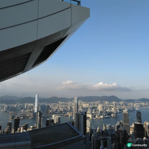 入秋天氣天朗氣清，陽光充沛，最適合郊遊，上到山頂，空氣都清新...