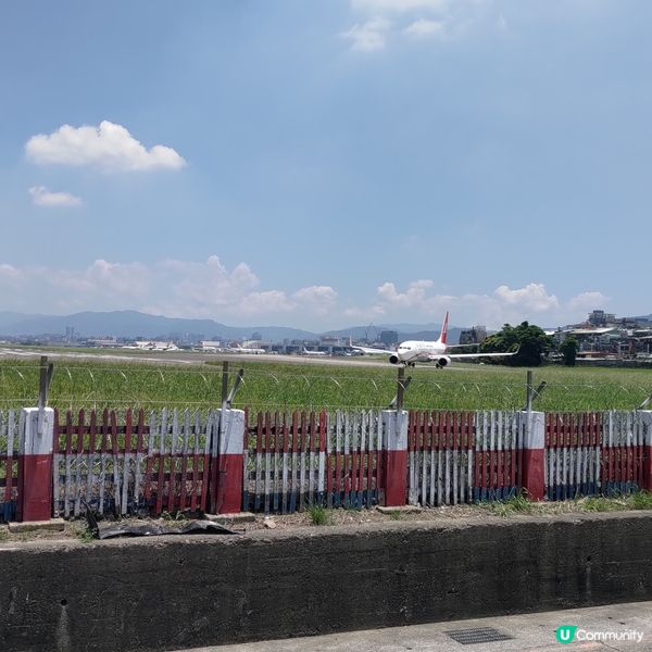 ## 台北打卡必去✈️飛機巷！超近距離感受飛機升降！💜