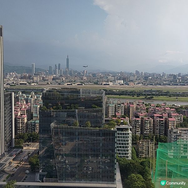 ## 台北必去🎡 美麗華摩天輪浪漫打卡！勁有氣氛💜