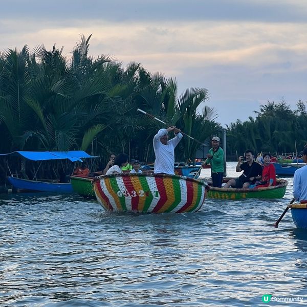 峴港會安必玩！五彩繽紛椰子簸箕船 🥥🚣‍♀️