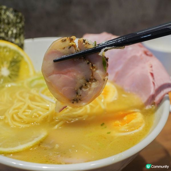 在全台十大拉麵排行榜上有名的柑橘拉麵